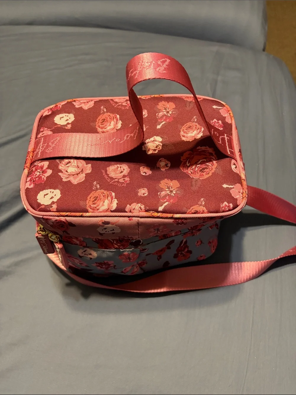 Betsey Johnson Pink Floral lunch Shoulder Bag with Blue Background nwot